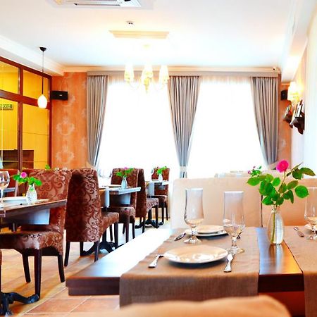 Hotel Ajur 敖德萨 外观 照片