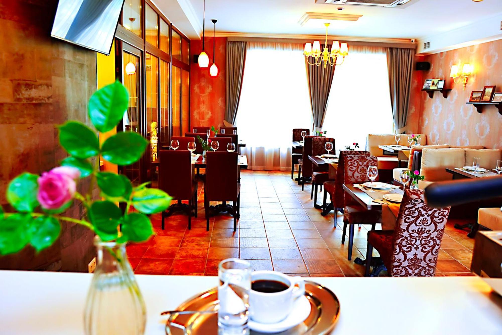 Hotel Ajur 敖德萨 外观 照片