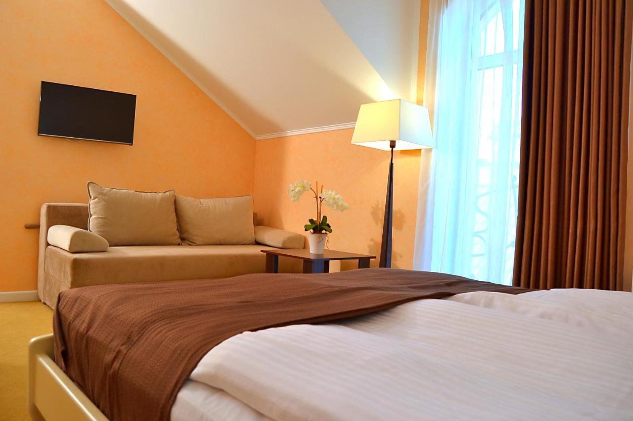 Hotel Ajur 敖德萨 外观 照片
