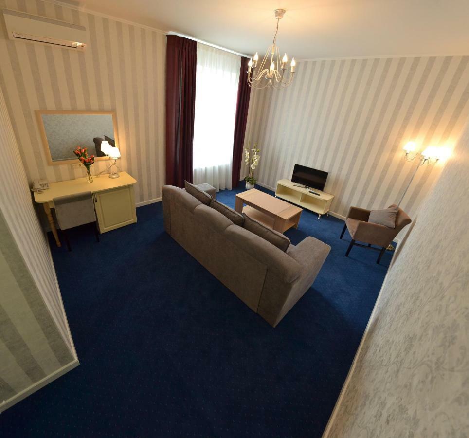 Hotel Ajur 敖德萨 外观 照片