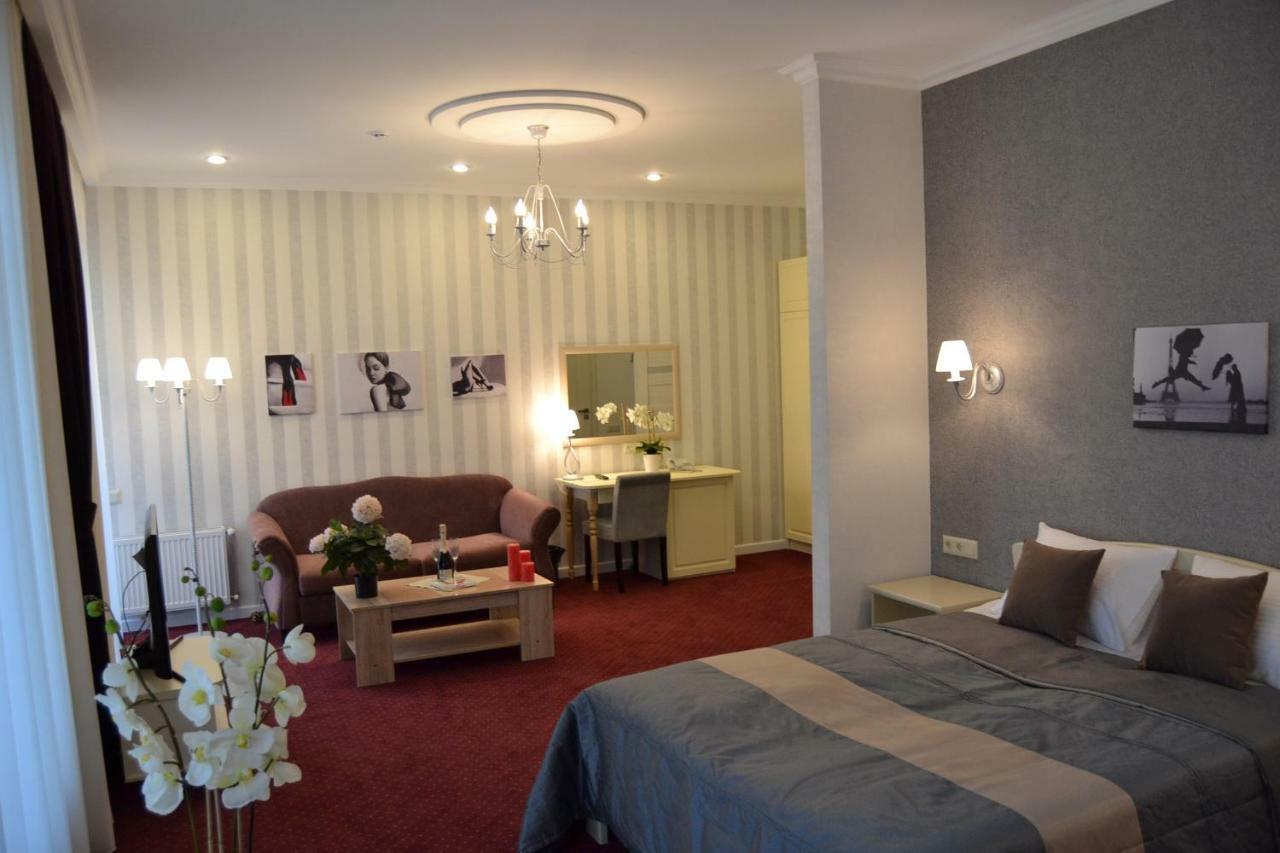 Hotel Ajur 敖德萨 外观 照片