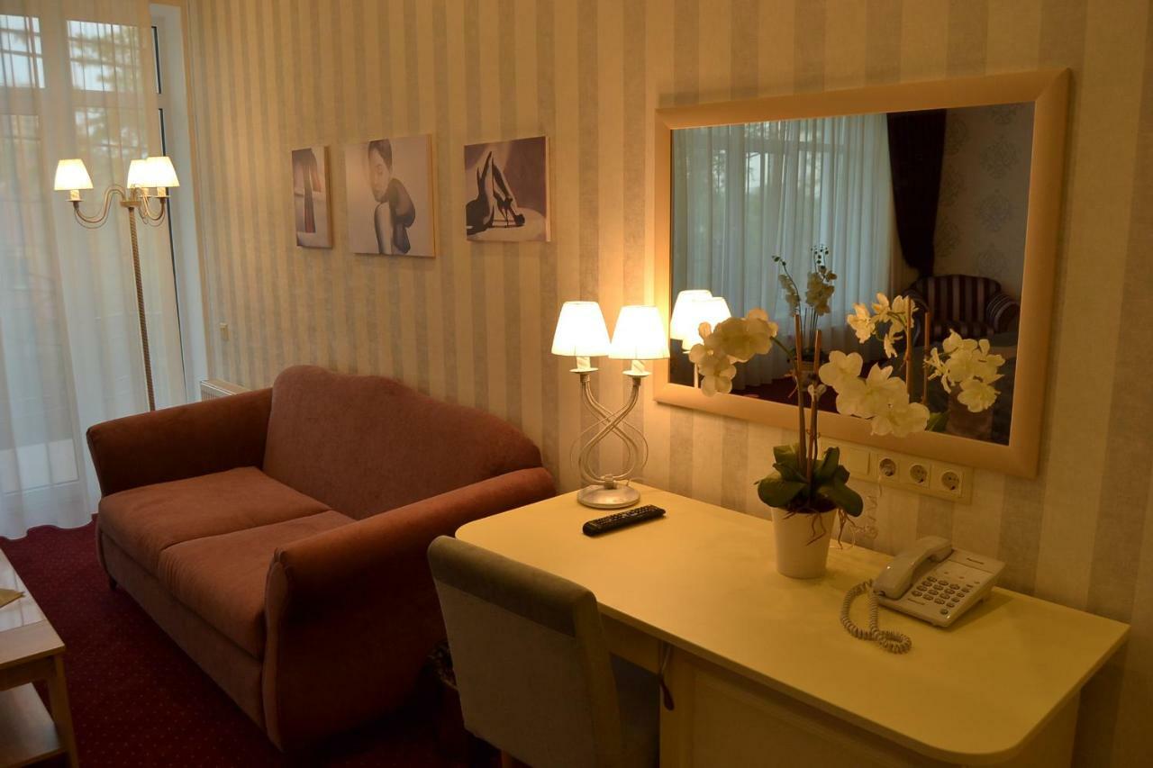 Hotel Ajur 敖德萨 外观 照片