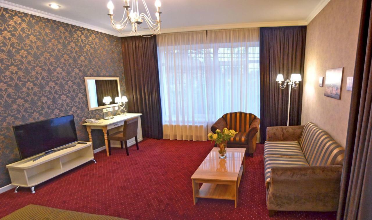 Hotel Ajur 敖德萨 外观 照片