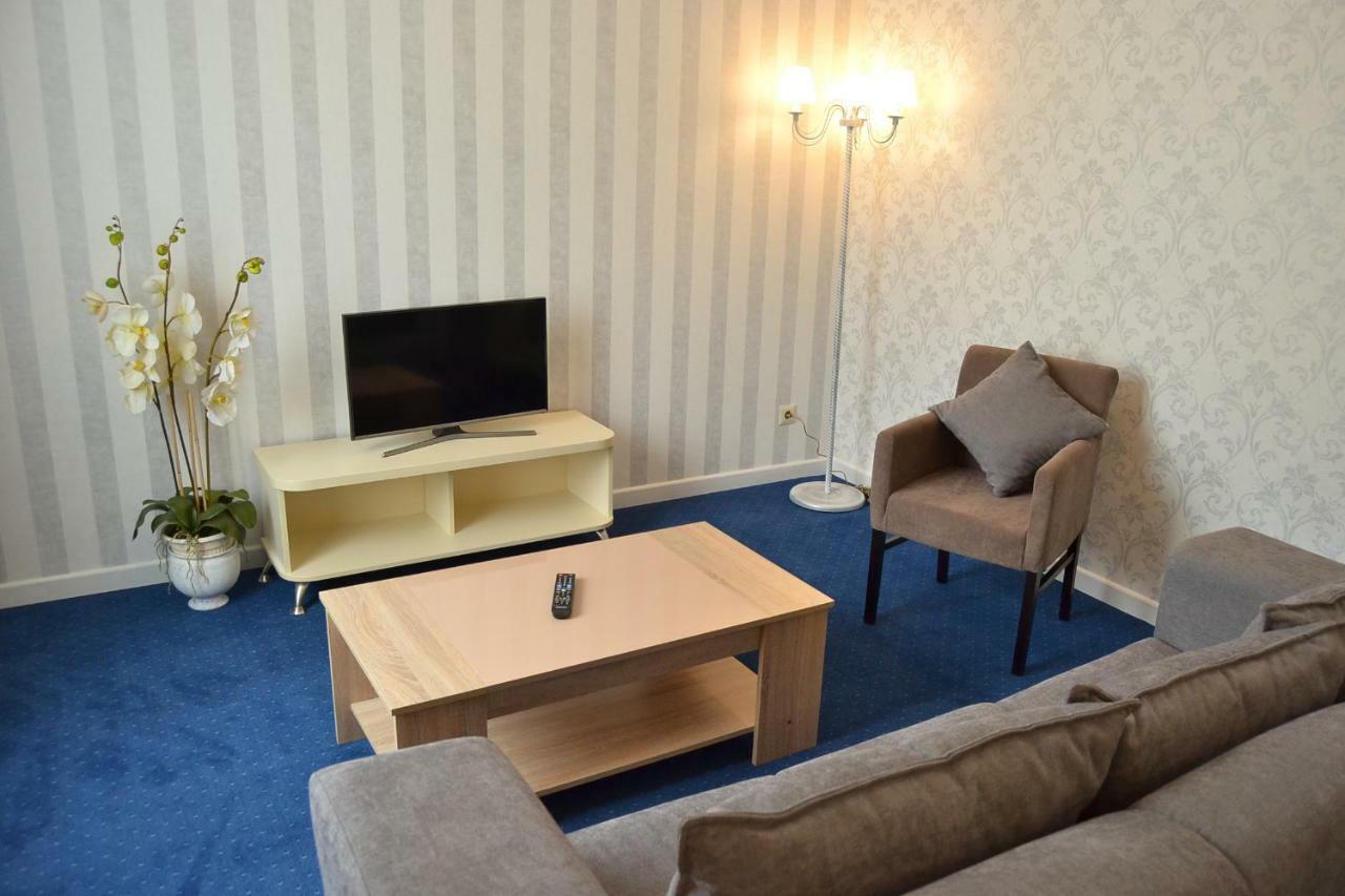 Hotel Ajur 敖德萨 外观 照片